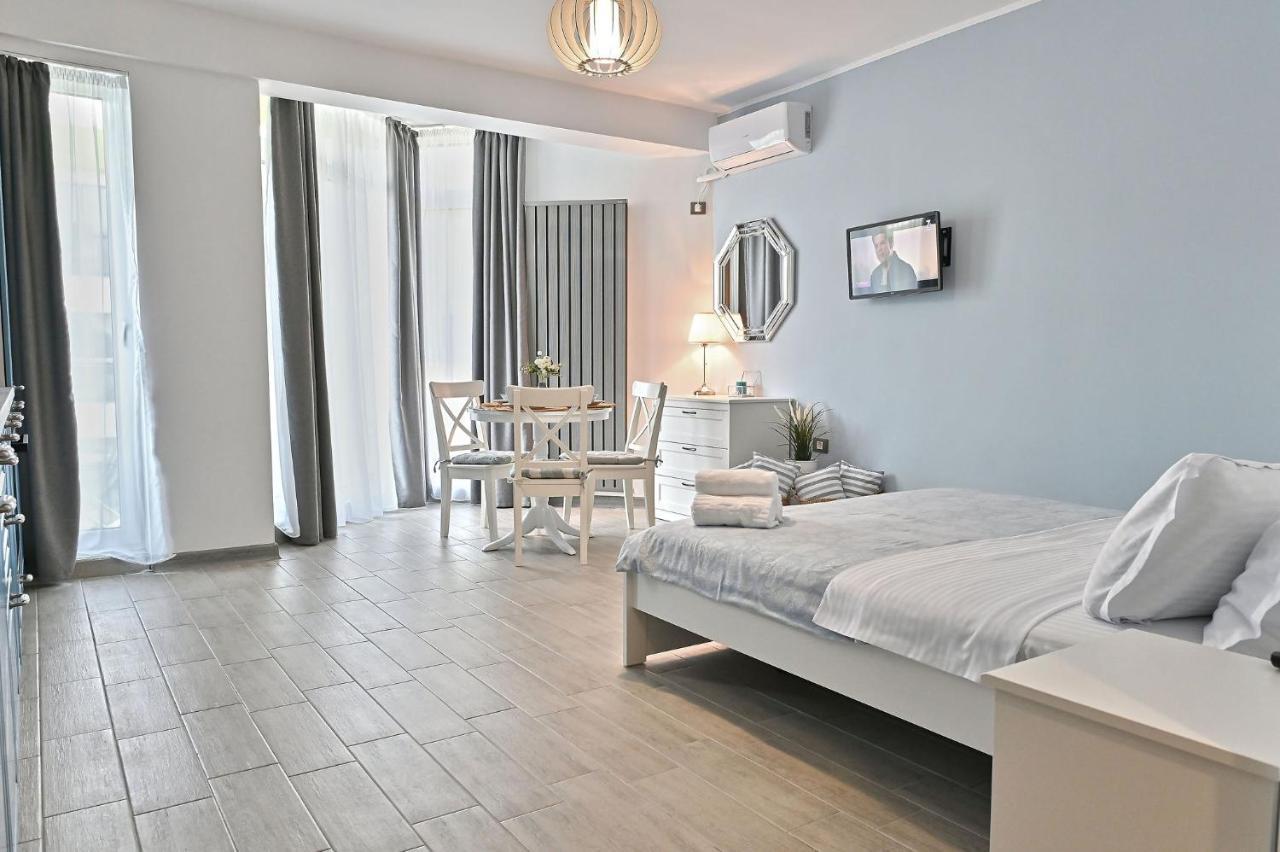 Sea Shore Apartments - Spa N Pools Beach Resort Mamaia Luaran gambar
